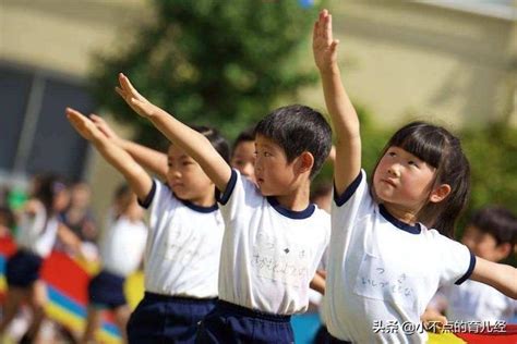 孩子們裸體|日本「裸體教育」引熱議，「裸體上課」是促進發育？還是心理扭。